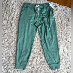 Vuori performance jogger - Women’s Small